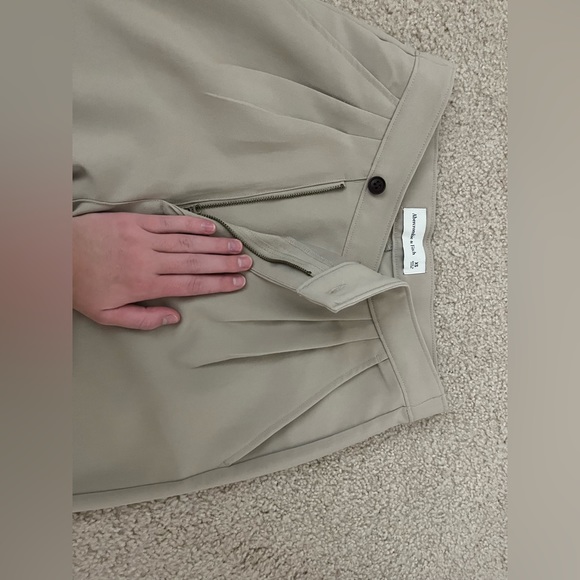 Never worn Abercrombie wide leg trouser - Picture 2 of 4